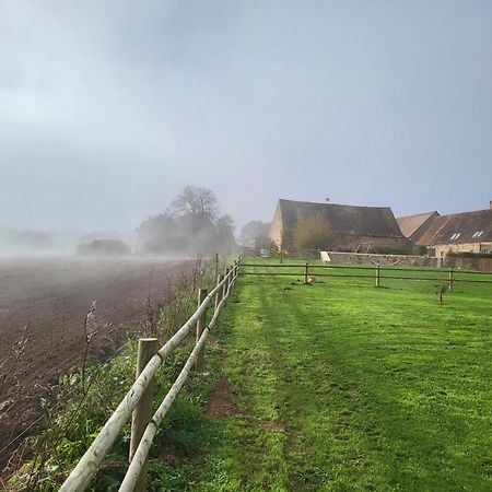 Gite Au Centre De La France Vesdun 외부 사진